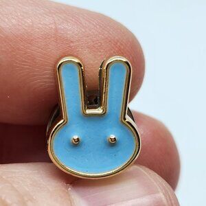 Bunny Head Light Blue Acrylic Pin Enamel Gold Tone Trim Button Size Accent Cute